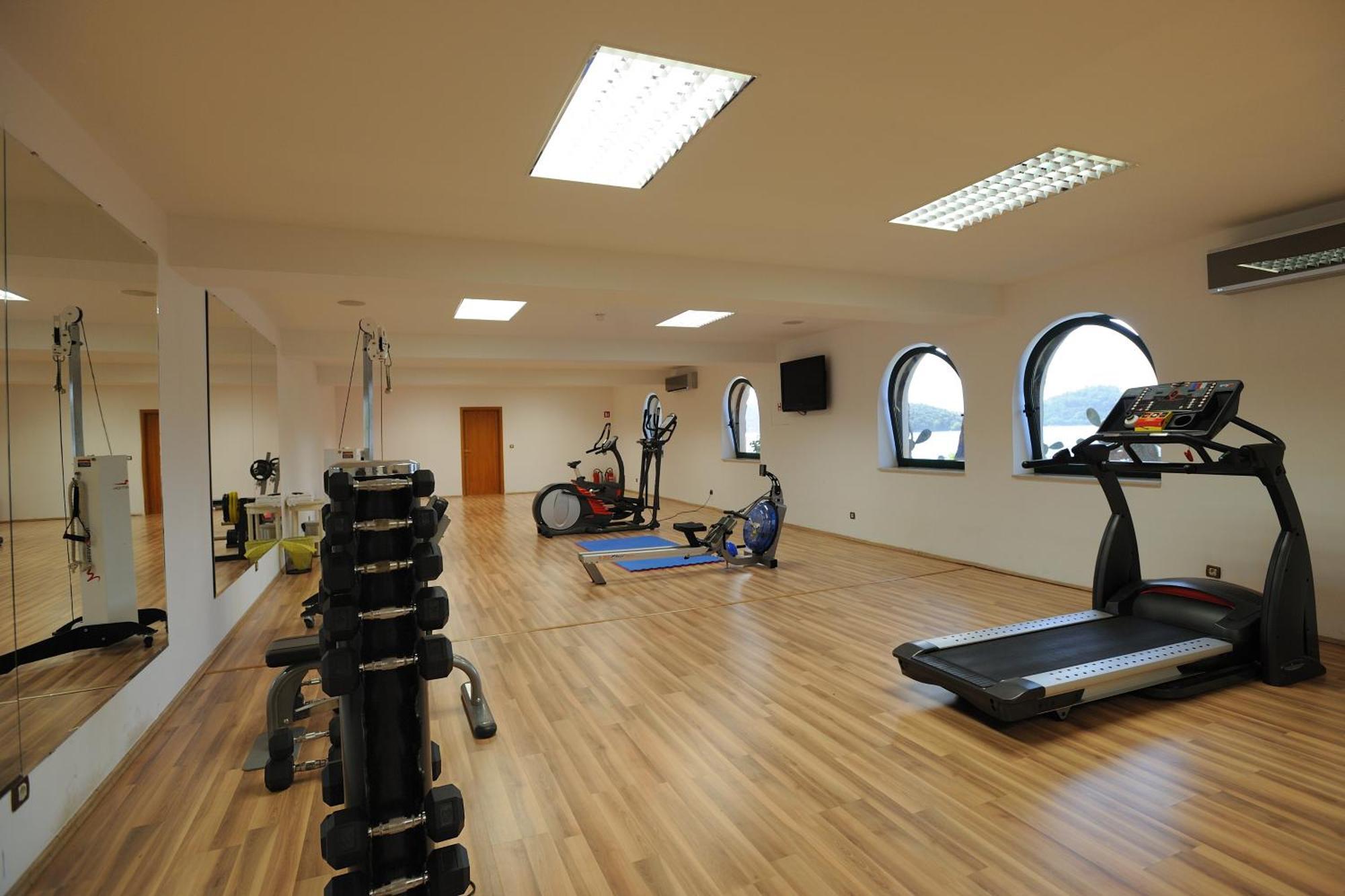 Hotel Solitudo Uble Bagian luar foto
